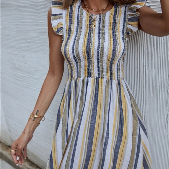 SHEIN striped dress - Picture 2 of 3